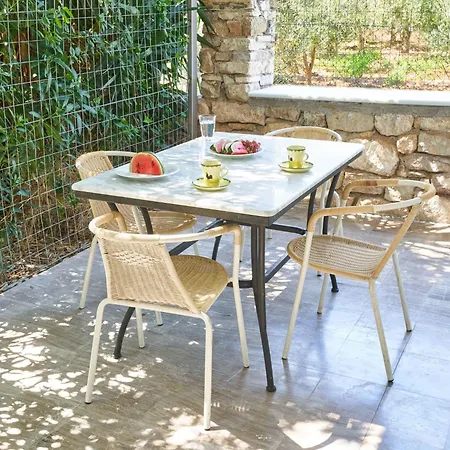 Apartmán In Mit Garten Und Terrasse By Interhome *