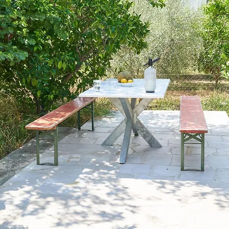 In Mit Garten Und Terrasse By Interhome Apartmán