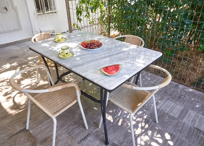 In Mit Garten Und Terrasse By Interhome Mourátagas